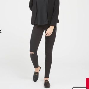 Vintage Distressed Ankle Skinny Jeans